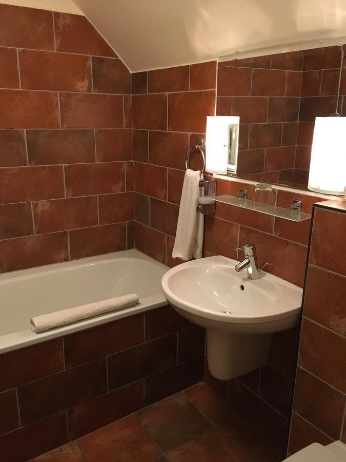 Atrium Panzio Hotel Esztergom Bagian luar foto